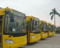 广东佛山白坭小学使用的校车