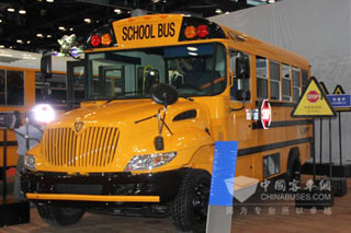 深入剖析美国纳威司达IC校车