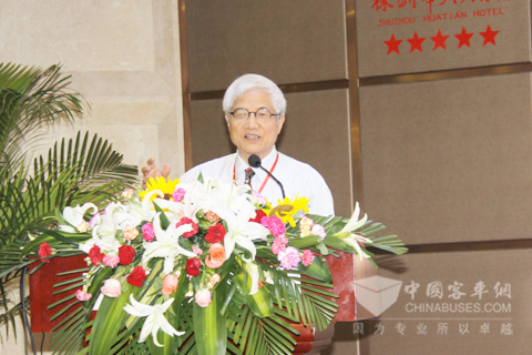 上海市交通运输和港口管理局原副局长王秀宝