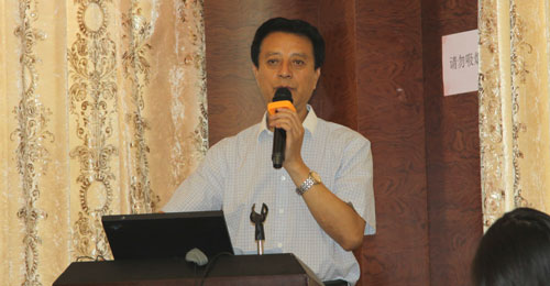 中通客车总经理孙庆民发表讲话