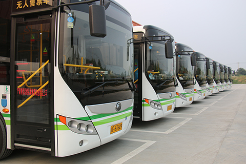 东区半决赛赛手合影