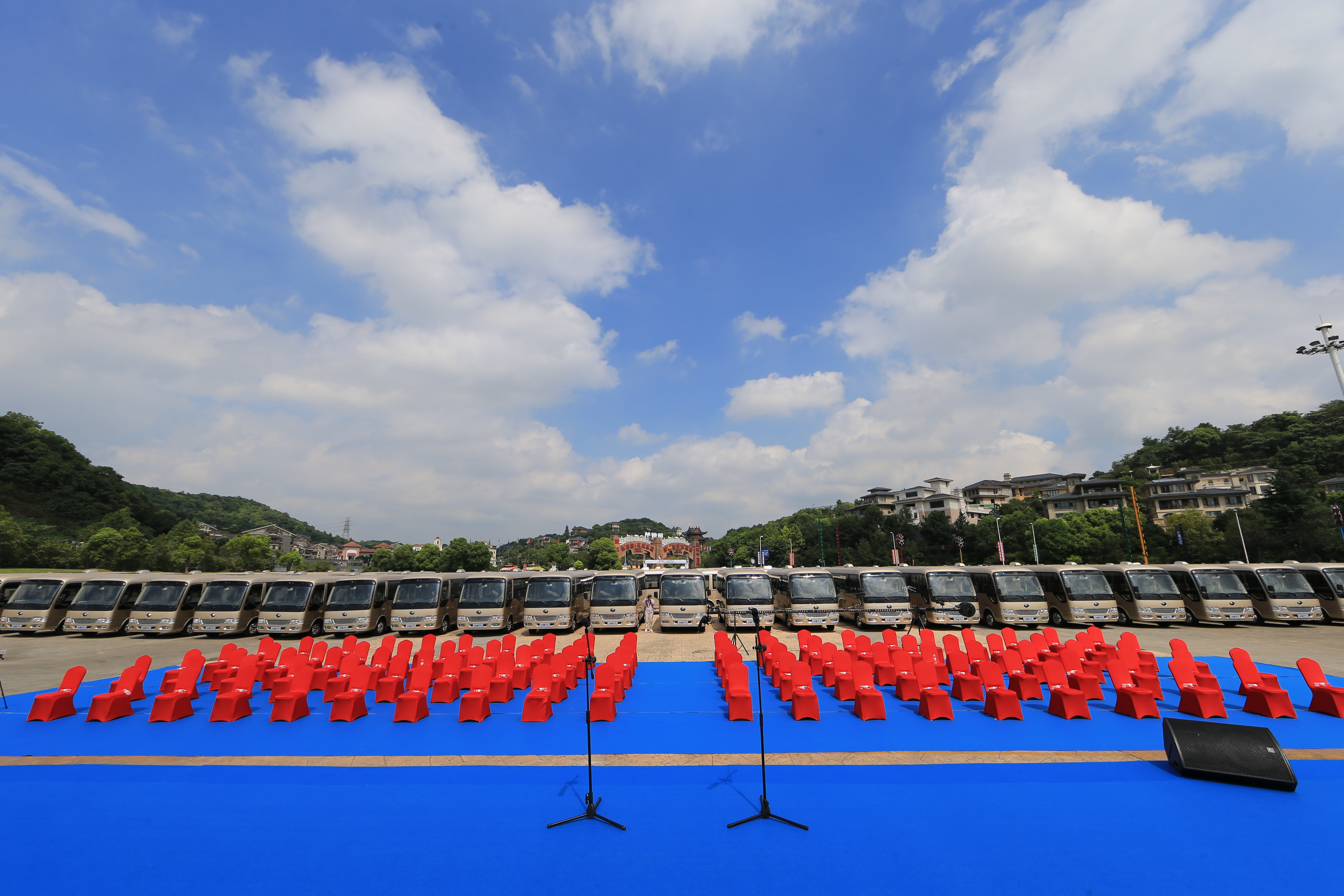 百辆宇通T7蓄势待发