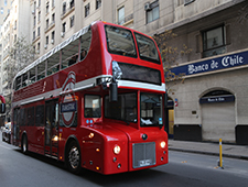 圣地亚哥街头的宇通双层巴士