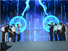 宇通接待来自世界各地的游客