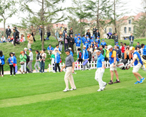 名人赛现场人头攒动