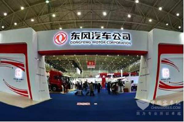 东风超龙：最是商用车展上的那一抹“绿”