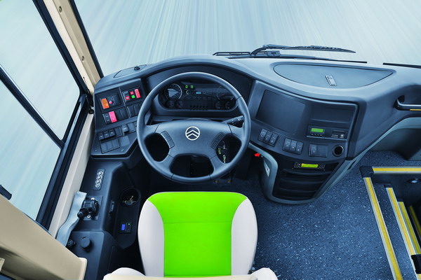 金旅XML6112JEV凯歌系列纯电动客车