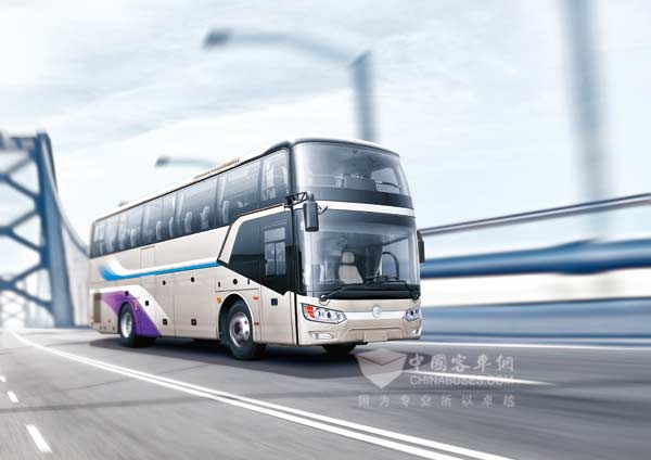 荣获“产品设计特别奖”的金旅XML6102凯歌