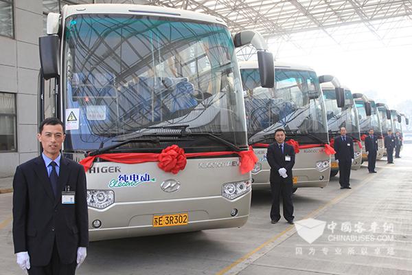 海格纯电动大巴交车