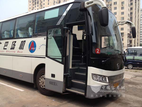 金旅客车与民航安乐多年携手