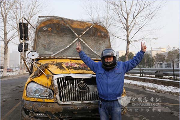 宇通完成了一次成功的校车碰撞测试