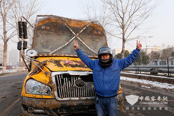 宇通校车成功完成安全测试