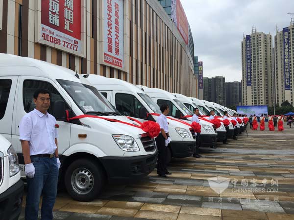 纯电动+智慧云 助力贵州绿水青山