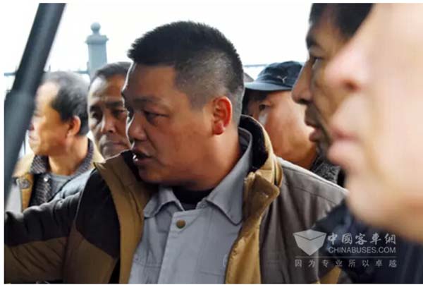 亚星售后服务人员用心撑起客户信任