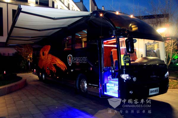 试水跨界营销,海格成“黑卡之夜”最亮的星