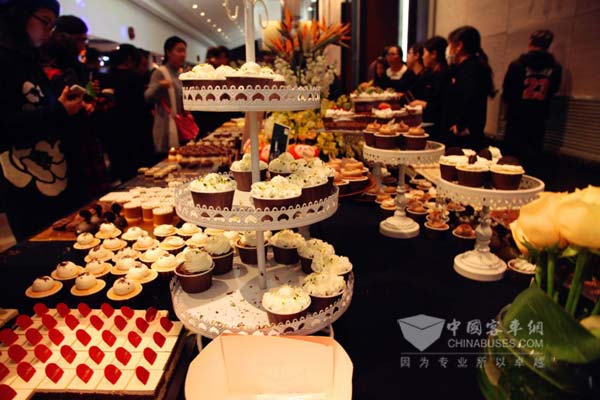 试水跨界营销,海格成“黑卡之夜”最亮的星