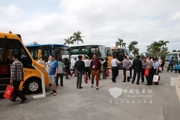 客户参观安凯客车