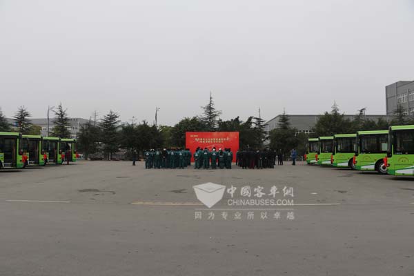 恒通新阳光纯电动客车交付酉阳翼龙公交