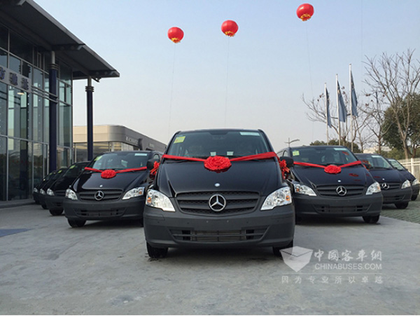 奔驰威霆，服务定制公交