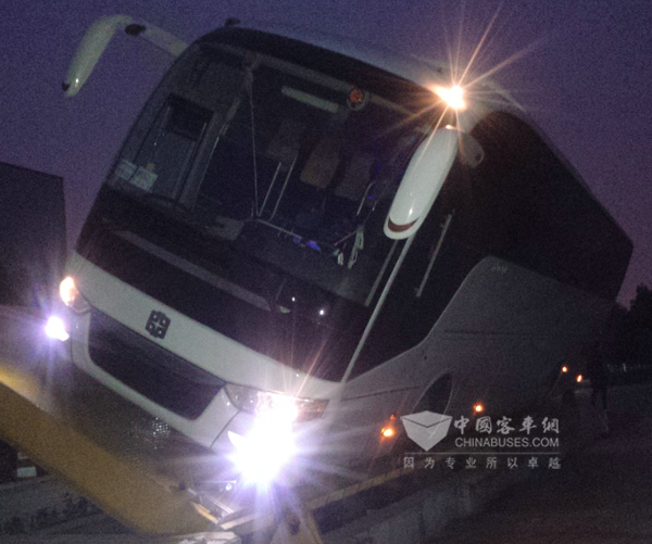 中通客车侧倾检查(左倾)