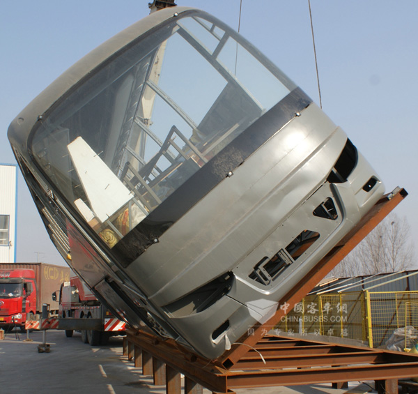 左侧轮胎临界悬空车辆状态