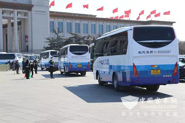 海格客车为2015年“两会”提供交通运输服务