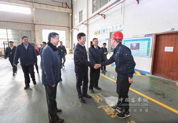 开门红 金龙客车与菲律宾客户签约