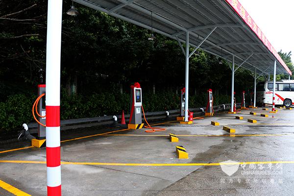 广东中旅汽车服务公司拥有的新能源汽车充电站