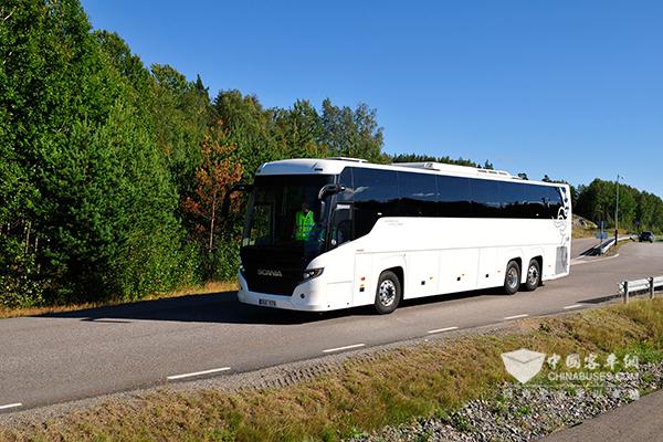 行驶在欧洲的斯堪尼亚·海格客车