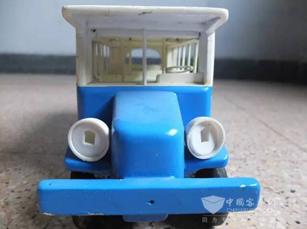 油奇缺时，顶着沼气到处跑的“甲虫”——沼气车