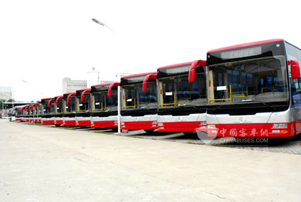 山东济南公交可比私家车先行3—5秒