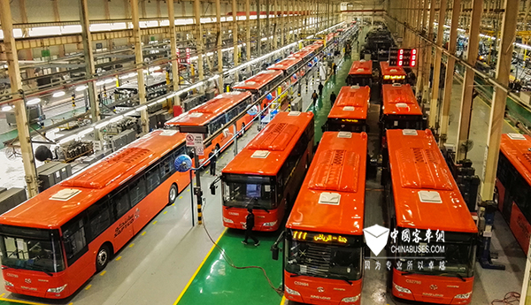 新年出口第一发，三百辆金龙公交客车交付沙特