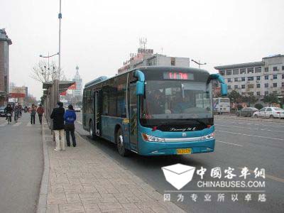 北京：80万人观车展 公交地铁增运力