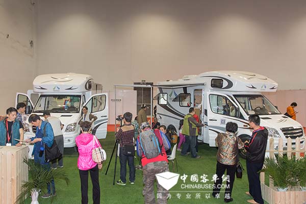 跨界参展  海格房车闪耀第十九届P&E博览会