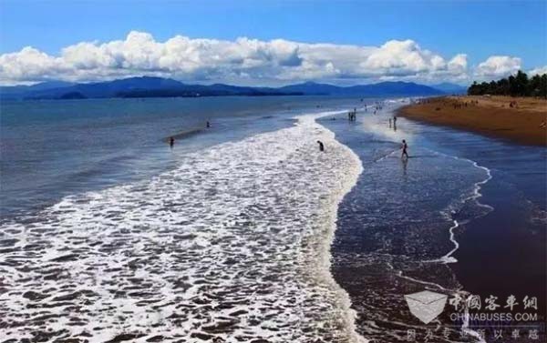 金龙客车再次开赴全球最幸福国度