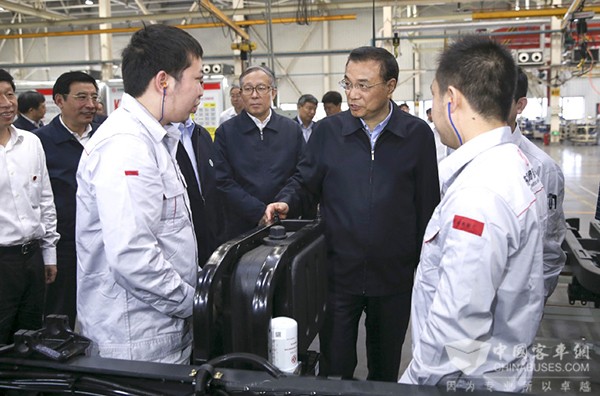 李克强寄语东风商用车：做强主业，为中国制造加油