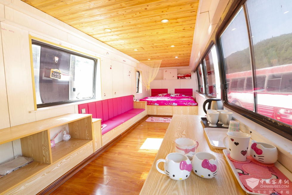 山西：太原报废公交被改成“主题日租房”