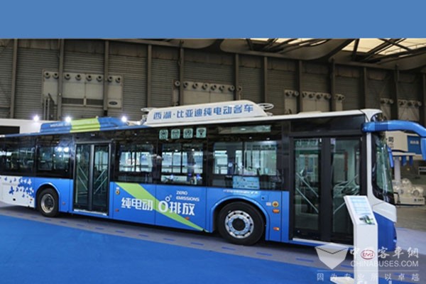 比亚迪三剑“客”亮相2016上海国际客车展