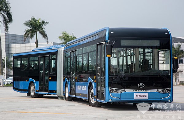 金龙客车XMQ6180G  “大块头”更有大智慧