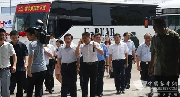 江西省委书记强卫莅临安源客车调研