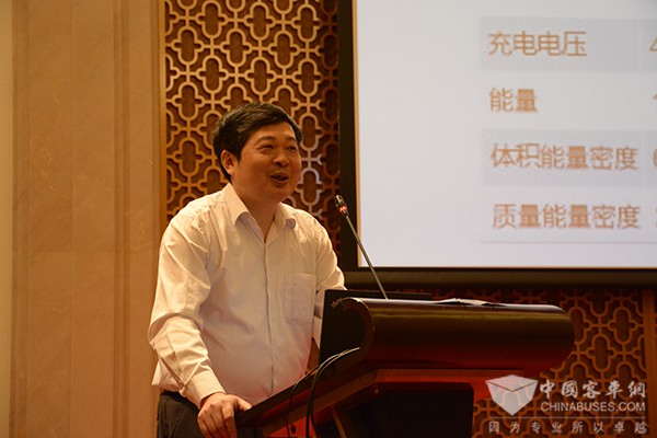 黄学杰：先进电池材料与制造工艺要有创新