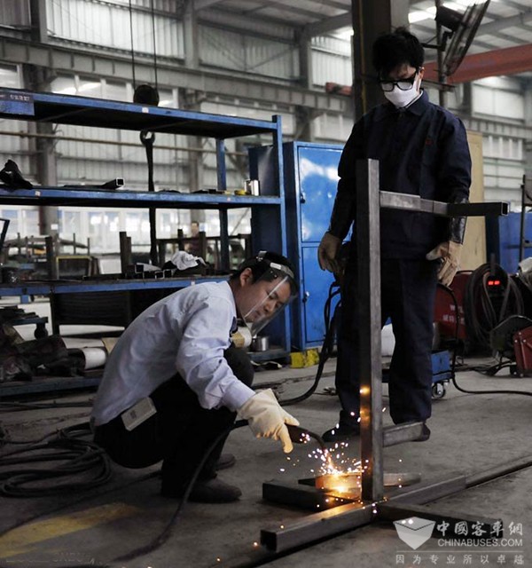 致敬客车大时代：匠心铸造“金旅”品质