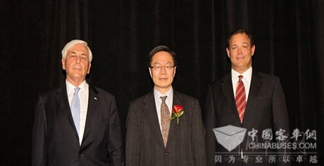 华裔康明斯专家成为国际汽车工程学会荣誉会员