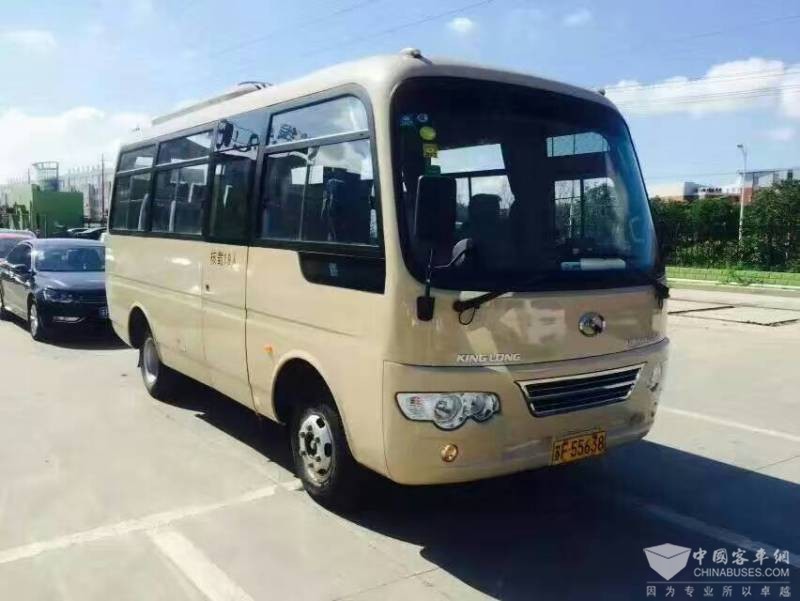 金龙19座客车