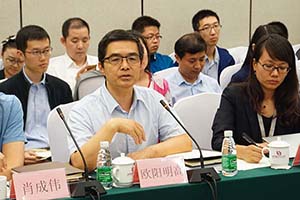 欧阳明高:新能源为客车行业带来产业格局大变化 欧阳明高:新能源为客车行业带来产业格局大变化