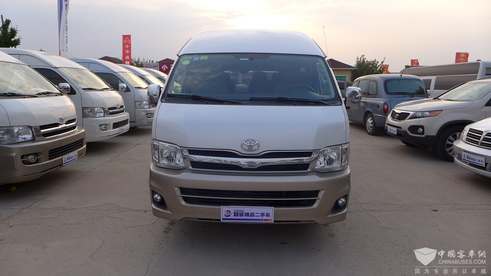 出售2012年丰田海狮