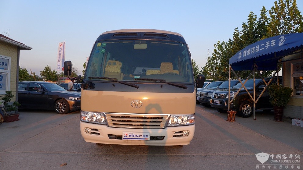 出售2008年2月份17座柴油考斯特