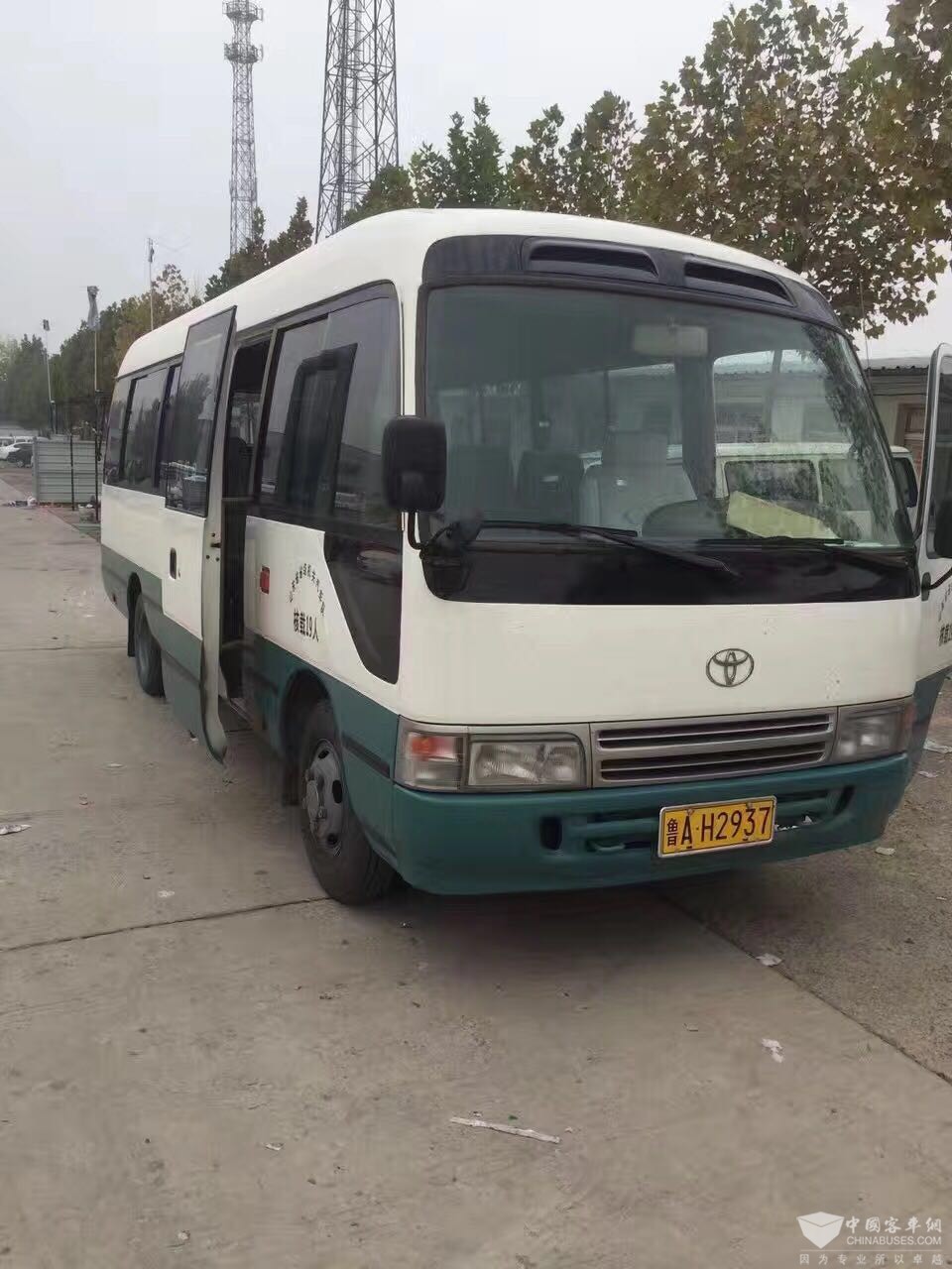 出售2002年丰田考斯特