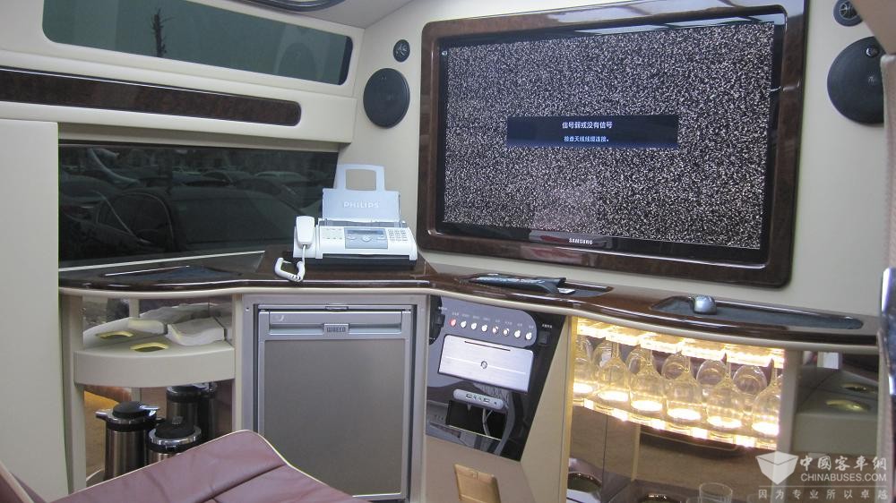 出售2008年12月份美国悍马加长礼宾车