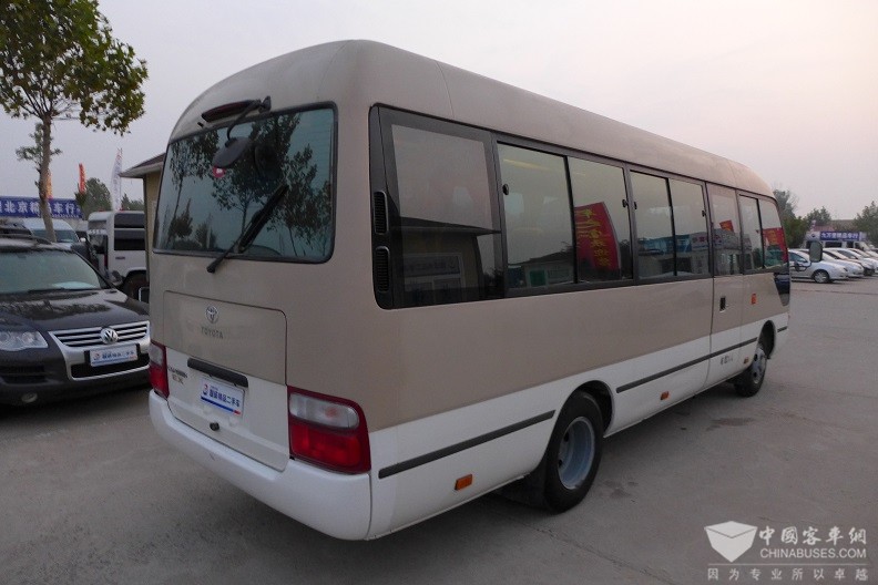 出售2004年6月丰田考斯特